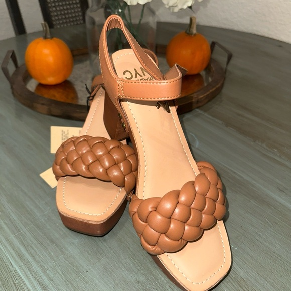 Madden Nyc Shoes - Elegant Tan Platform Sandals